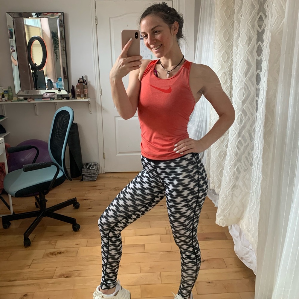 NIKE BUNDLE PANTS + 3 TOPS